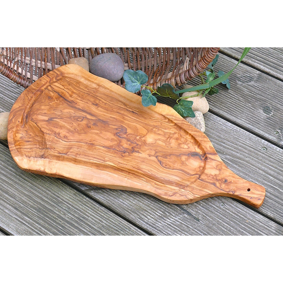 Olivenholz Carving board with juice rim & handle - yogahubstore