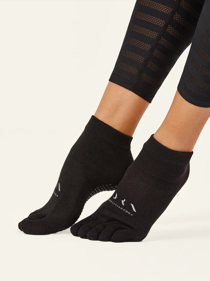 Born Living Grip Socks 38-41 - yogahubstore