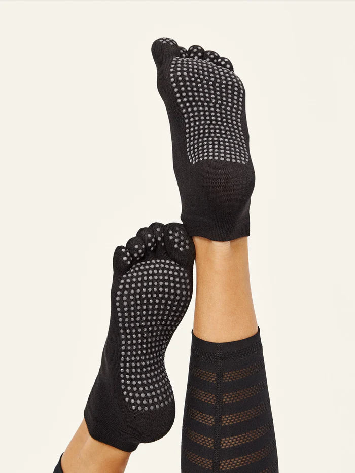 Born Living Grip Socks 36-38 - yogahubstore